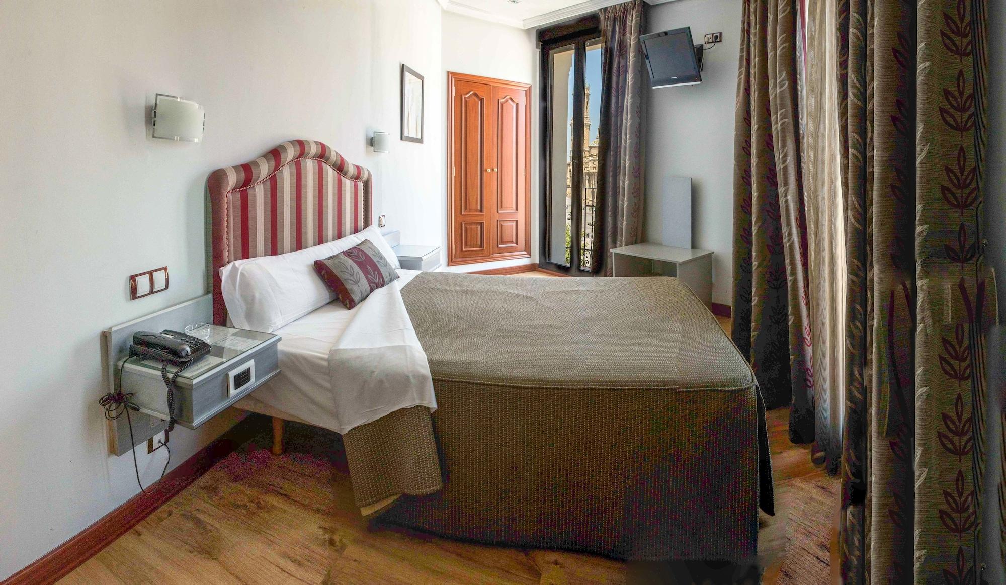 Hotel Tibur Zaragoza Luaran gambar