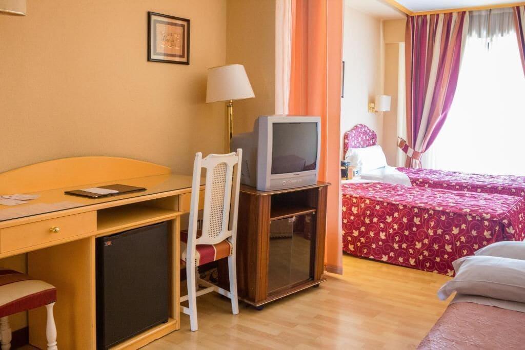Hotel Tibur Zaragoza Luaran gambar