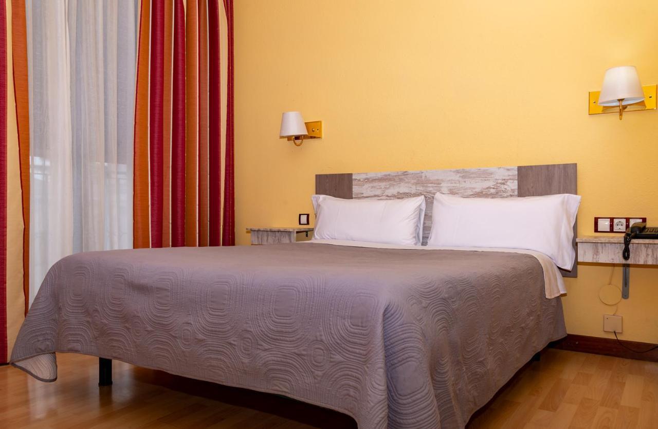 Hotel Tibur Zaragoza Luaran gambar
