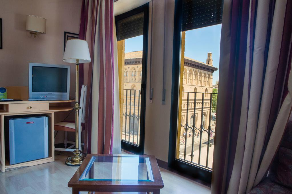 Hotel Tibur Zaragoza Luaran gambar