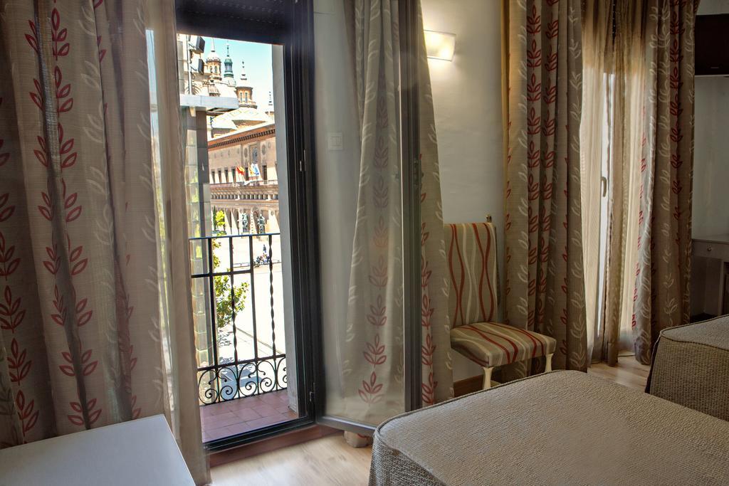 Hotel Tibur Zaragoza Luaran gambar