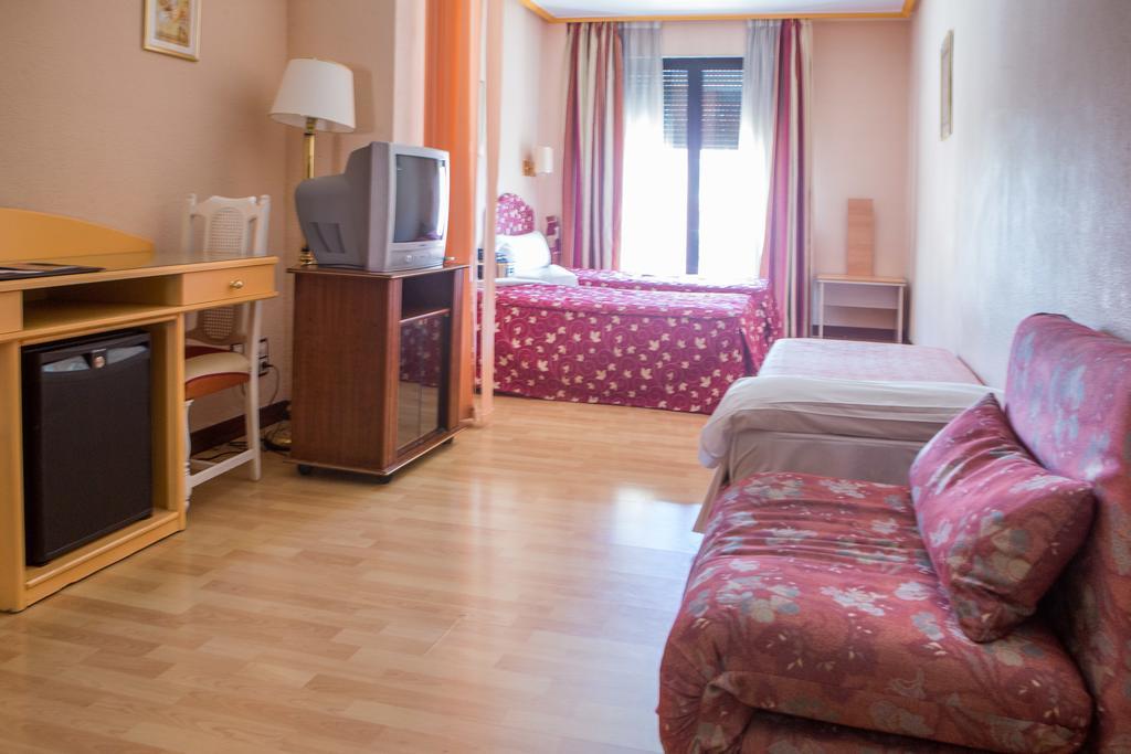 Hotel Tibur Zaragoza Luaran gambar