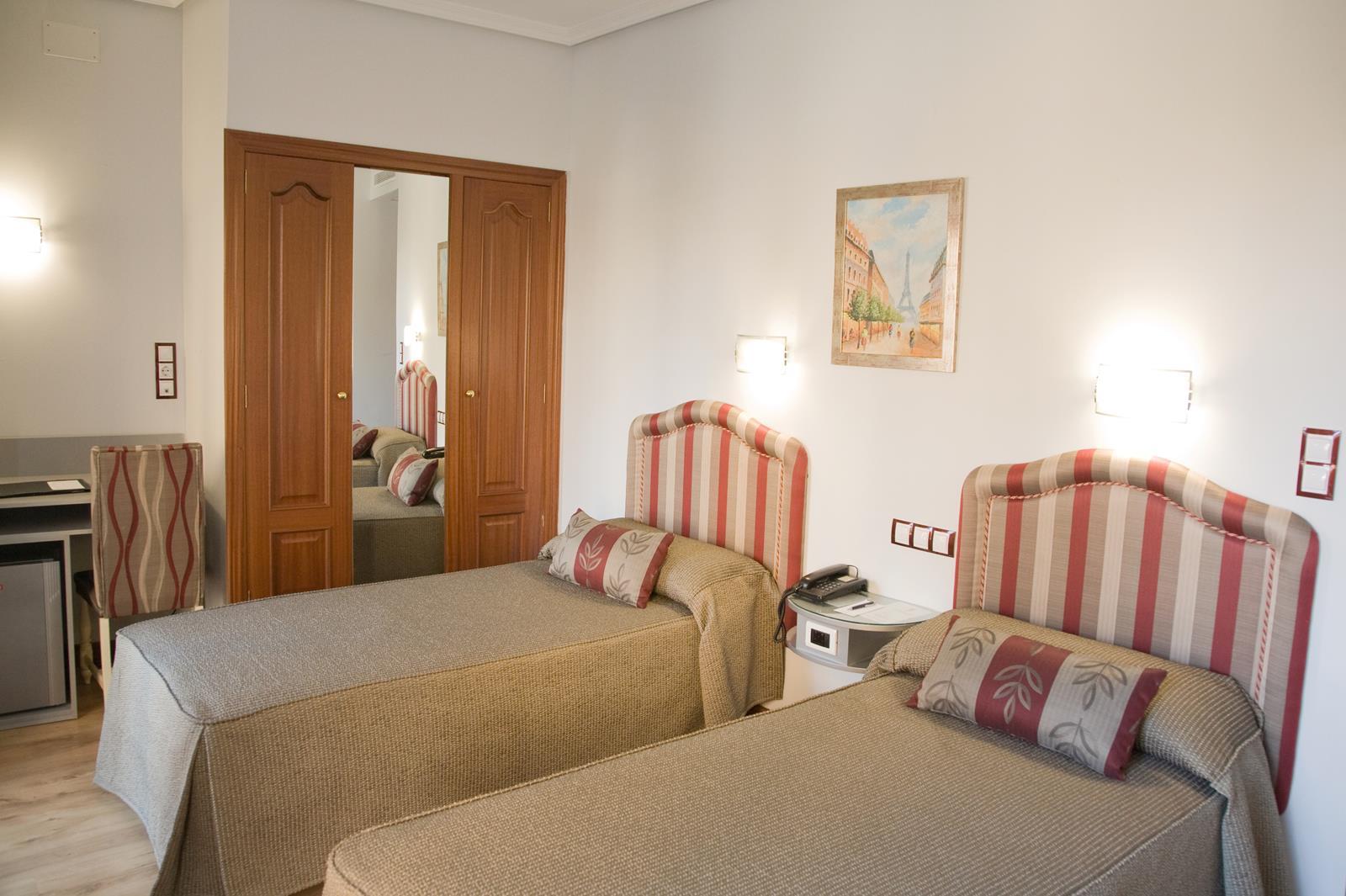 Hotel Tibur Zaragoza Luaran gambar